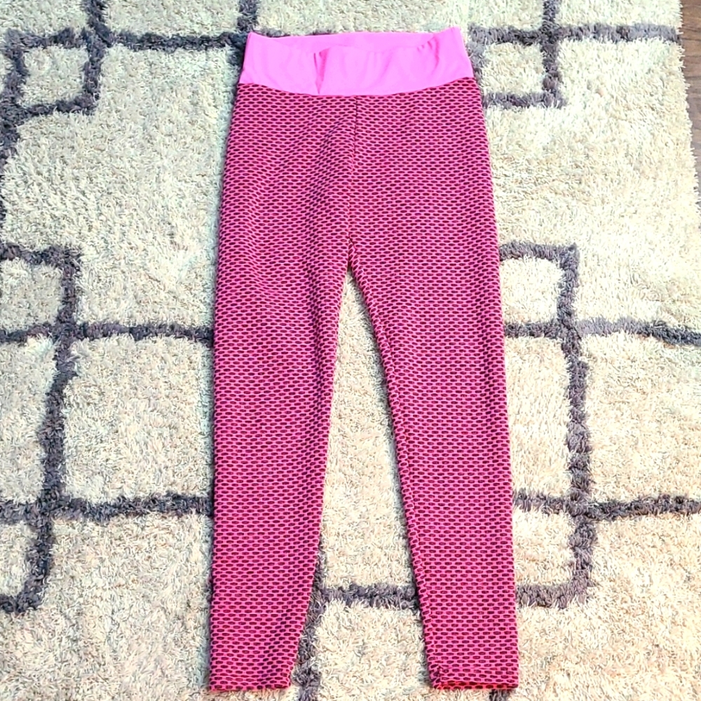 Pink Butt Lifting Leggings Size Medium